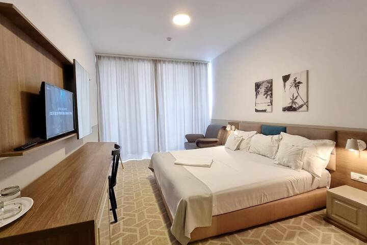 Room 27 of 51