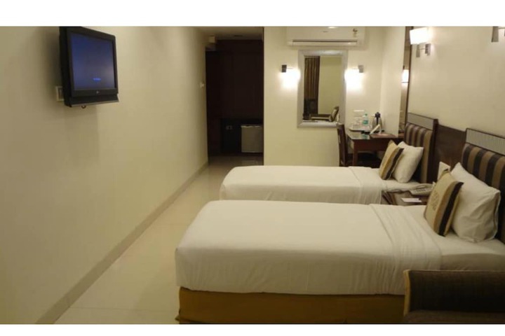 Room 14 of 60