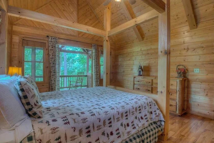 Room 4 of 15