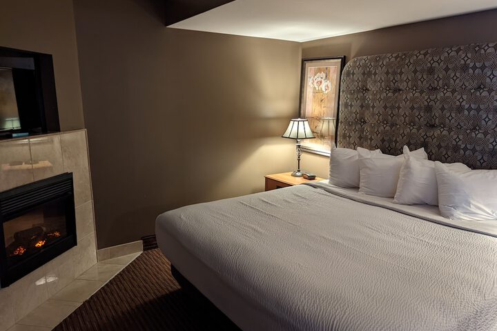 1 King Bed (11 of 12)