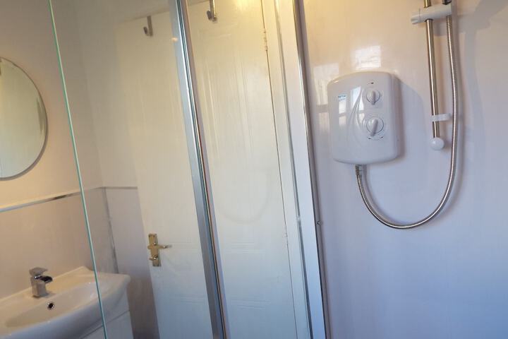 Room 25 of 28
