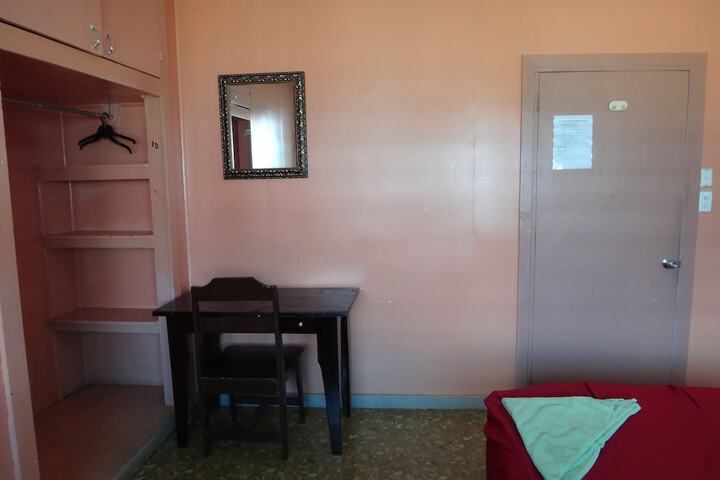 Room 22 of 51
