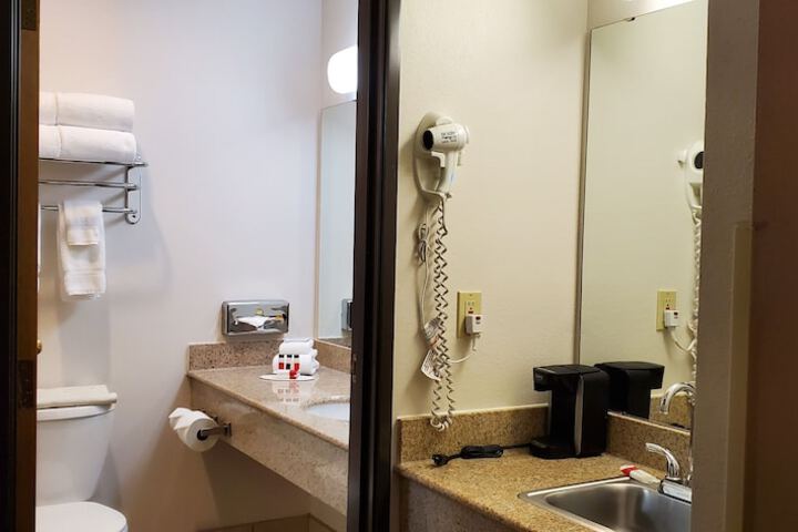 Room 4 of 26