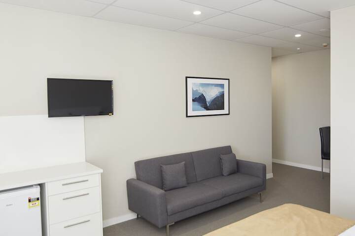 Room 16 of 43