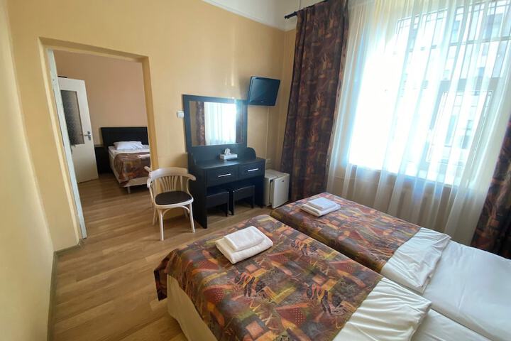Room 197 of 272