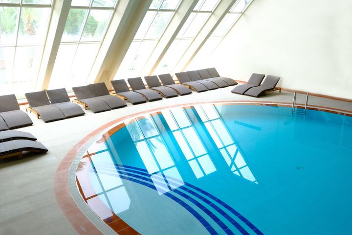 Pools & Facilities