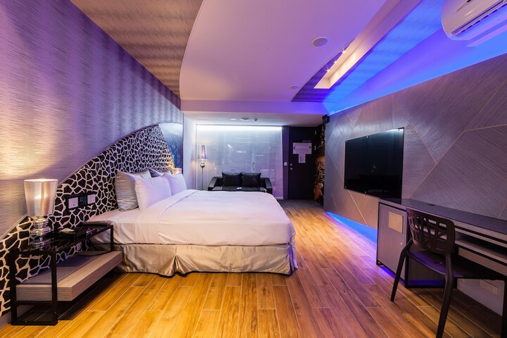 Room 16 of 39