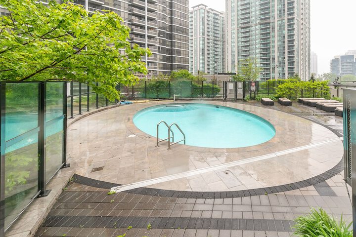 Pool 272 of 279