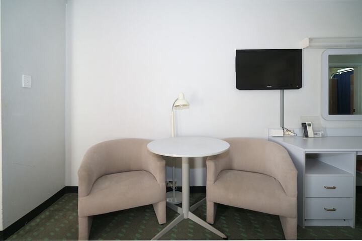 Room 10 of 32
