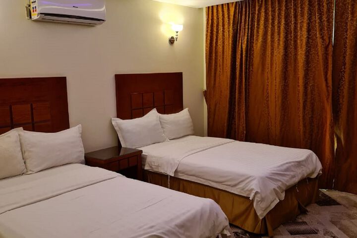 Room 35 of 47