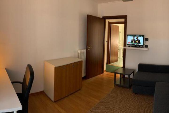 Room 3 of 6