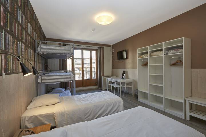 Room 4 of 41