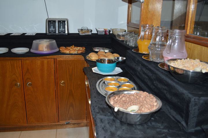 Dining 30 of 35