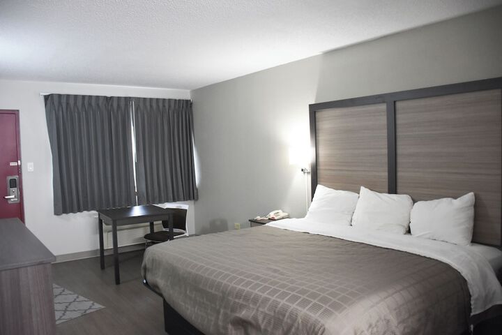 Room 8 of 27