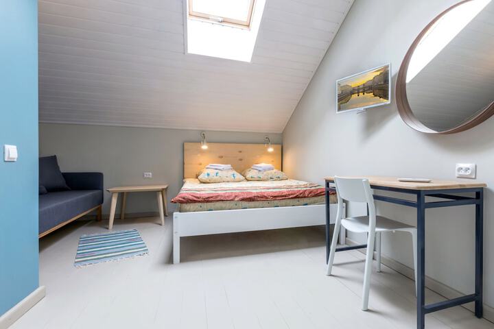Room 19 of 49