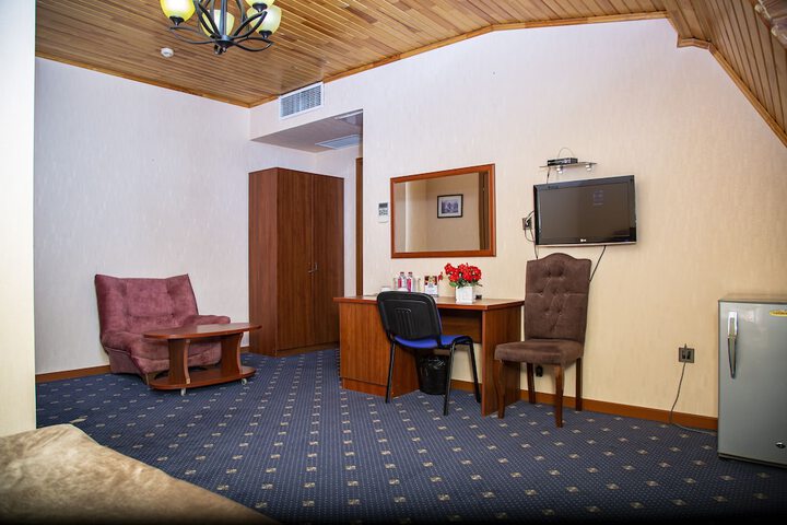 Room 20 of 34