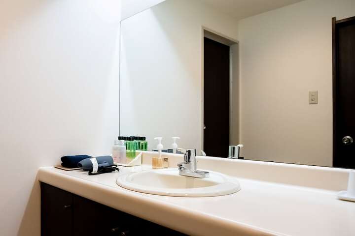 Room 25 of 127