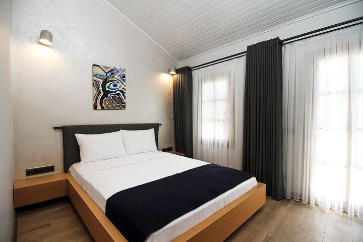 Room 3 of 15