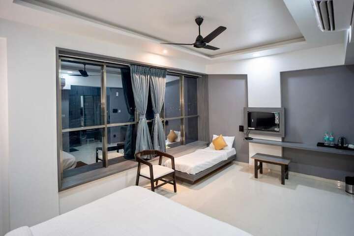 Room 3 of 13