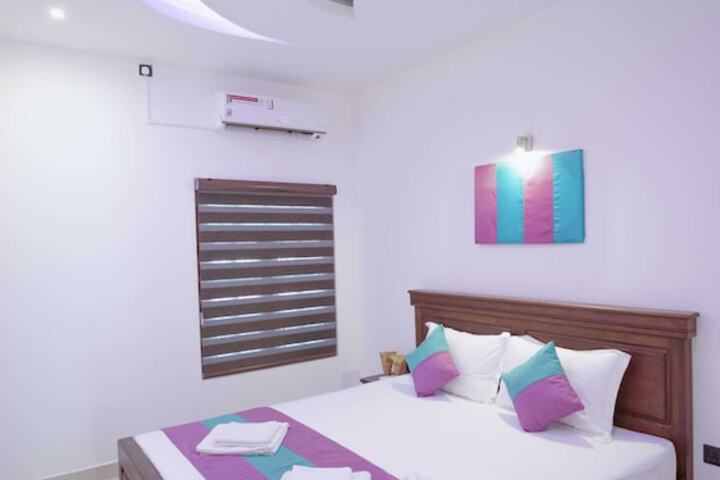 Room 14 of 76