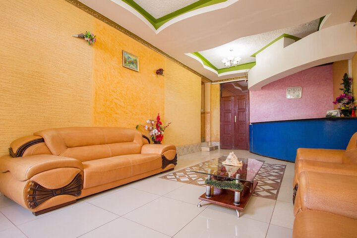 Entrance & Lobby