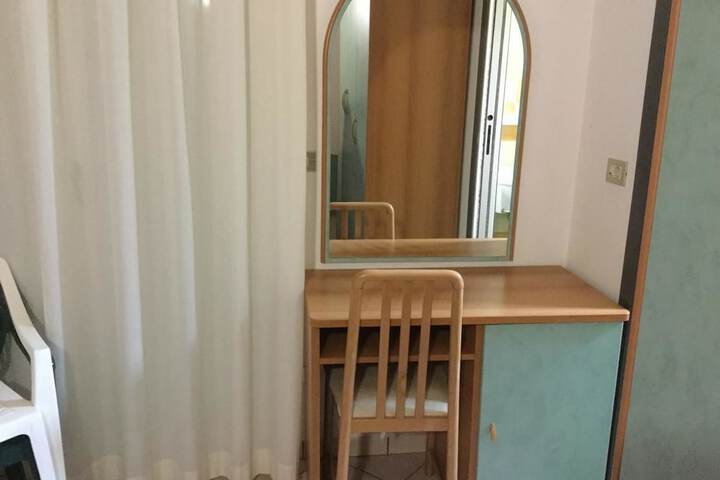 Room 20 of 32