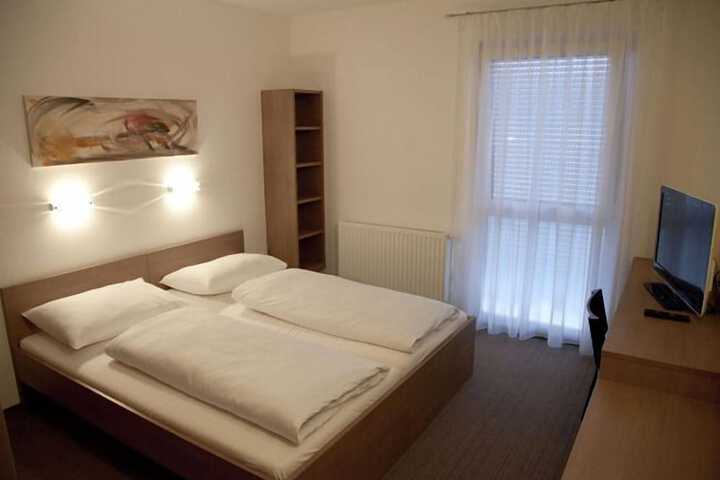 Room 5 of 39