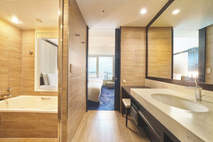Room 72 of 130