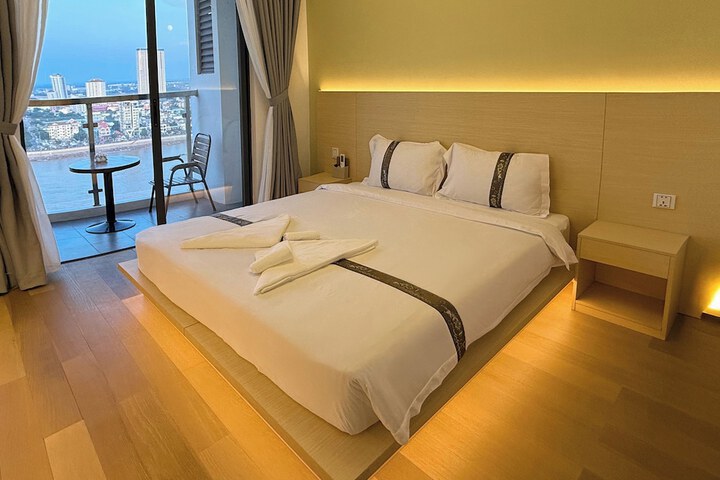 Room 25 of 65