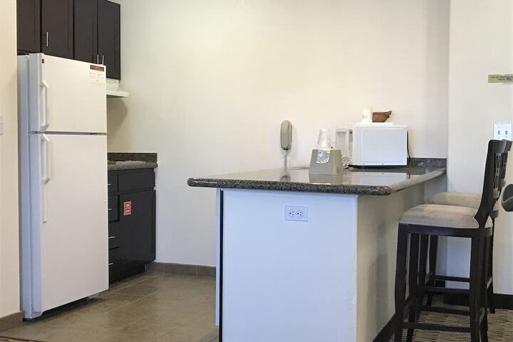 Room 4 of 28