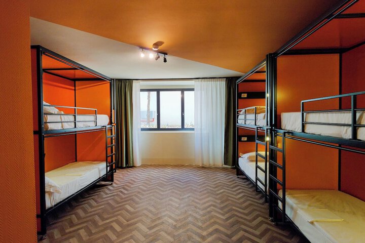 Room 14 of 39