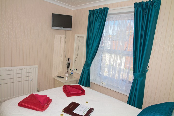 Room 7 of 48
