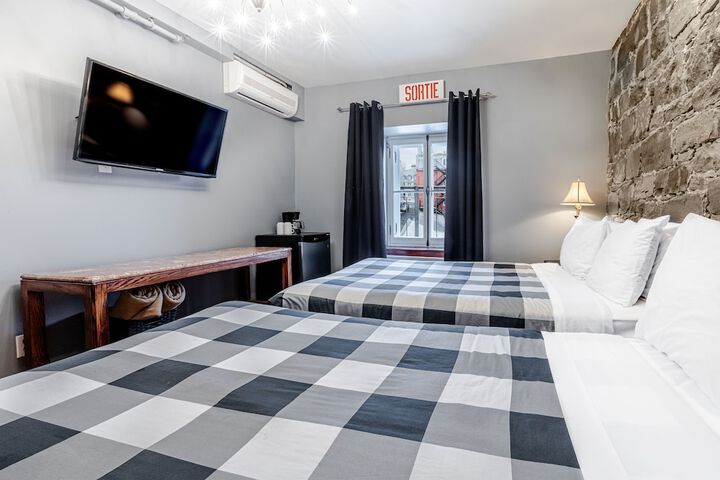 Room 8 of 28