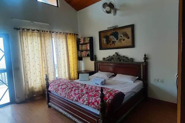 Room 6 of 26