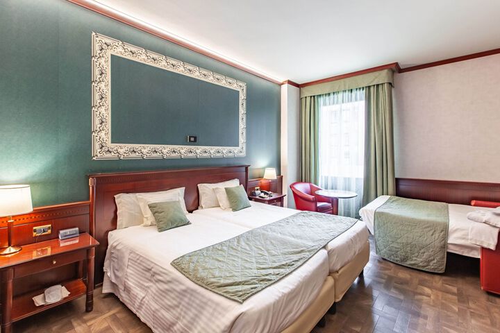 Room 70 of 82