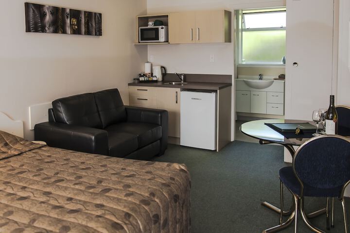 Room 6 of 85