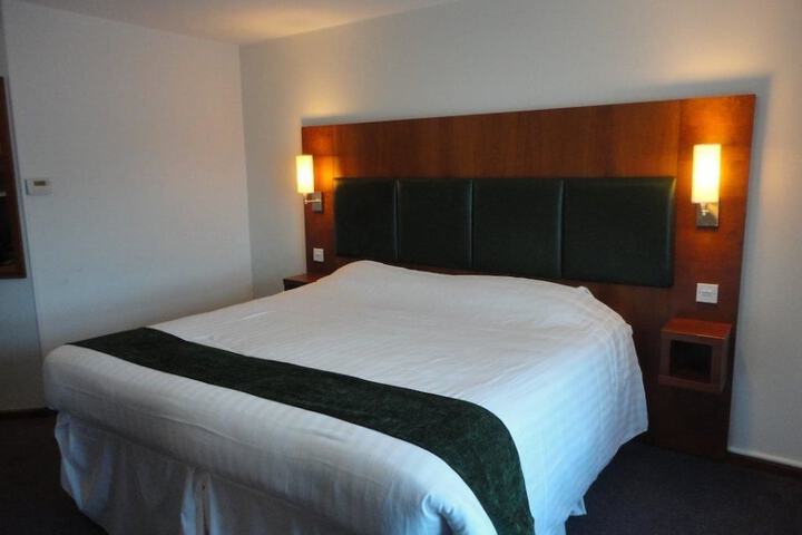 Room 5 of 34