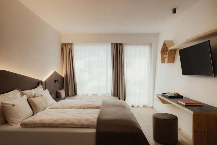 Room 10 of 36