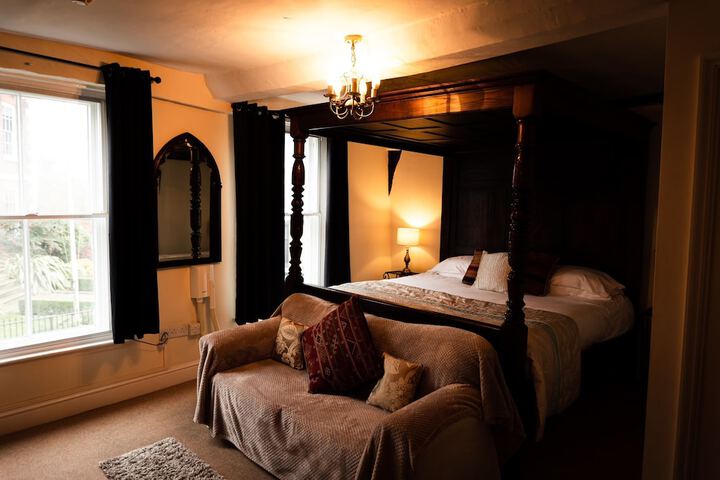 Room 8 of 45