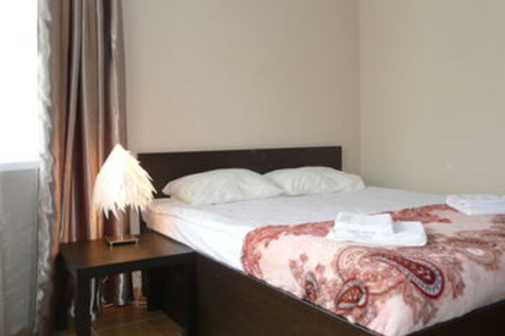 Room 9 of 33