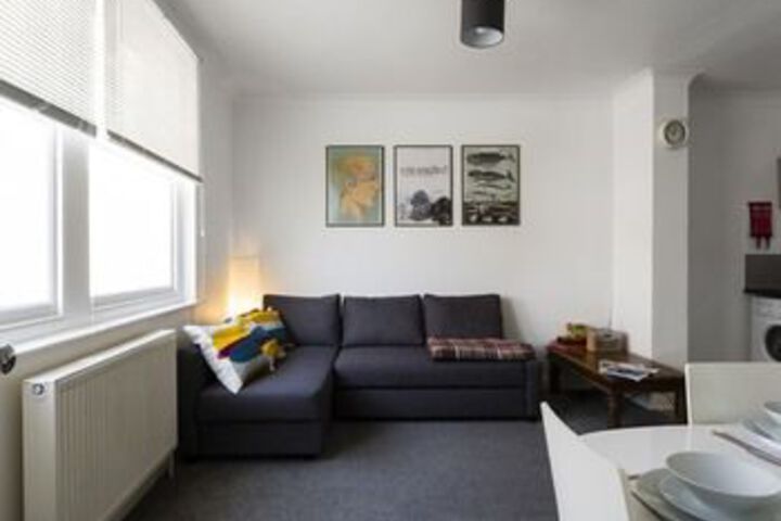 Room 33 of 40