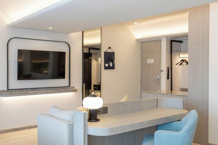 Room 16 of 74
