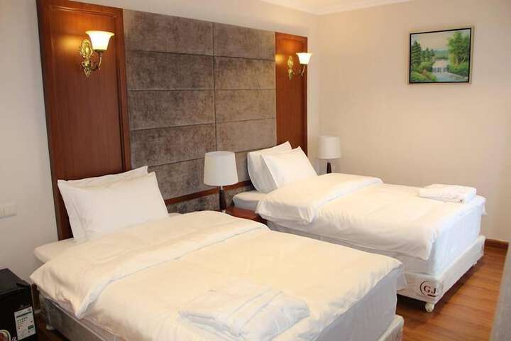 Room 12 of 31