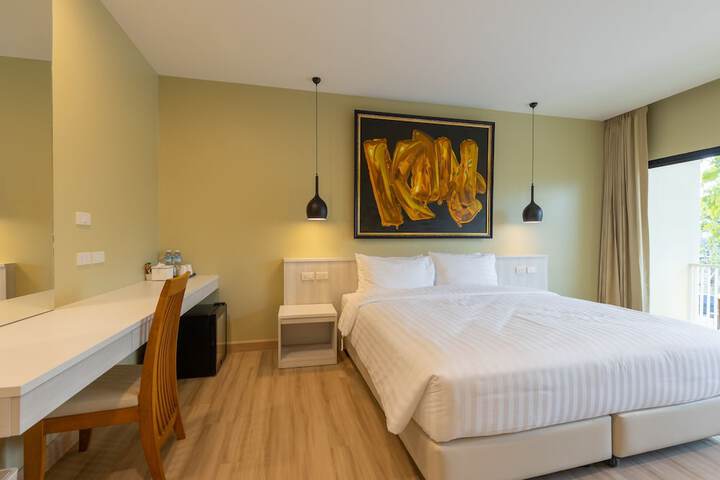 Room 12 of 22