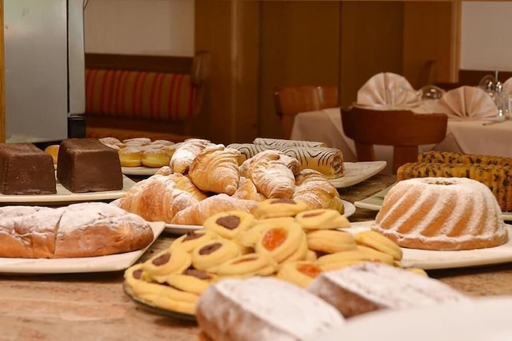 Dining Photos