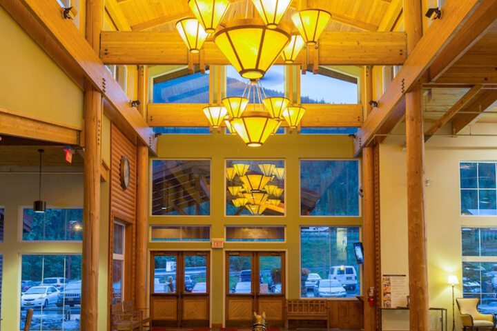 Entrance & Lobby