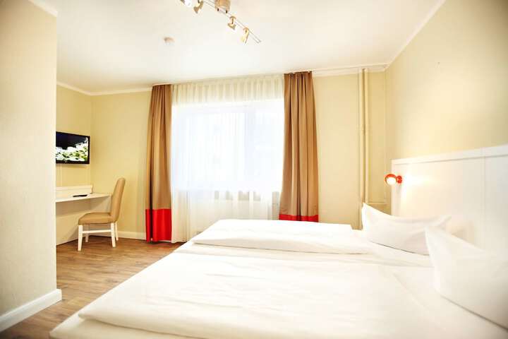 Room 13 of 25