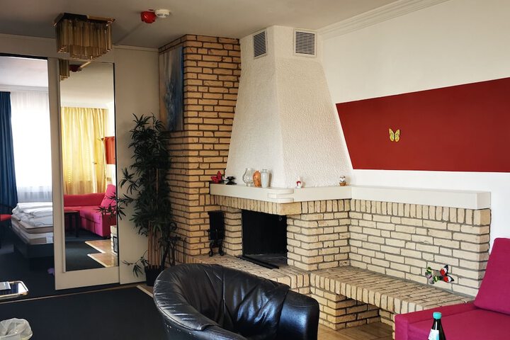 Room 16 of 27