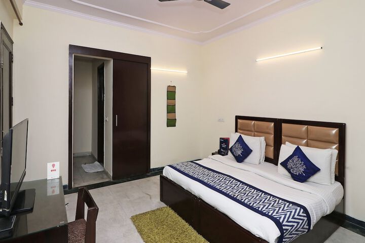 Room 15 of 21