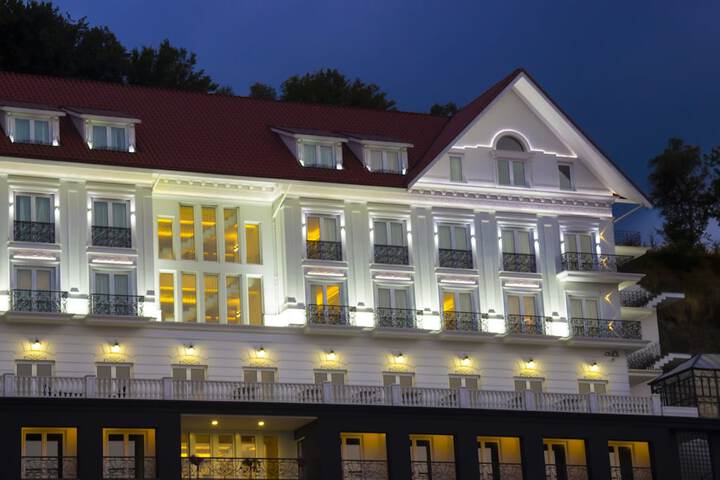 Hotel 37 of 39